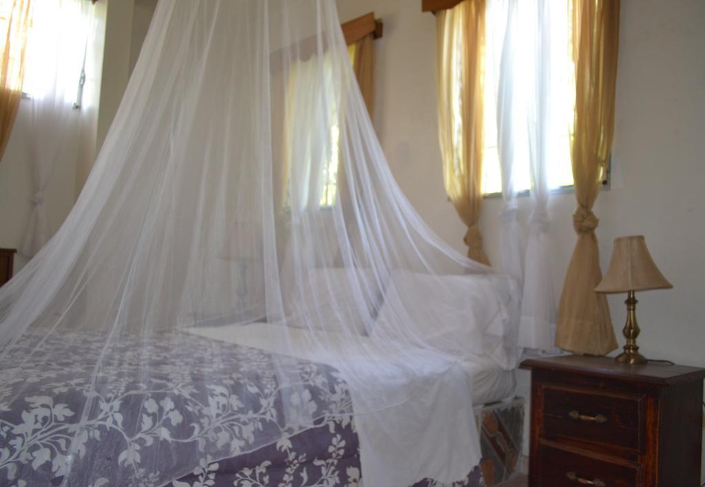 Pacot Breeze Hotel Musseau Room photo